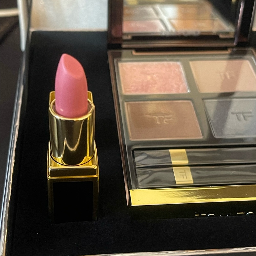 Tom Ford Eyeshadow Palette with 1 Lipstick only - mini size - Picture 4 of 5